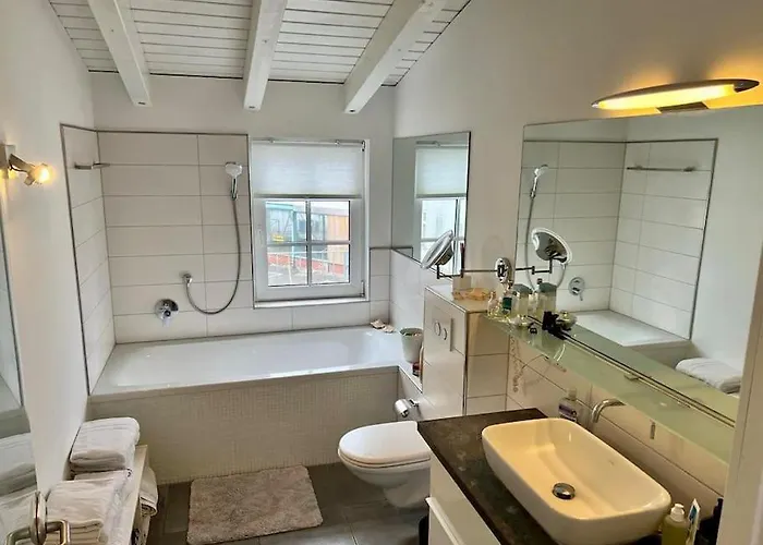 Wunderschoene Stadtwohnung דירה